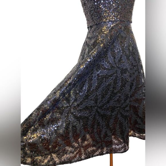 Dress the population Ruby Sequin Dress - Picture 6 of 9